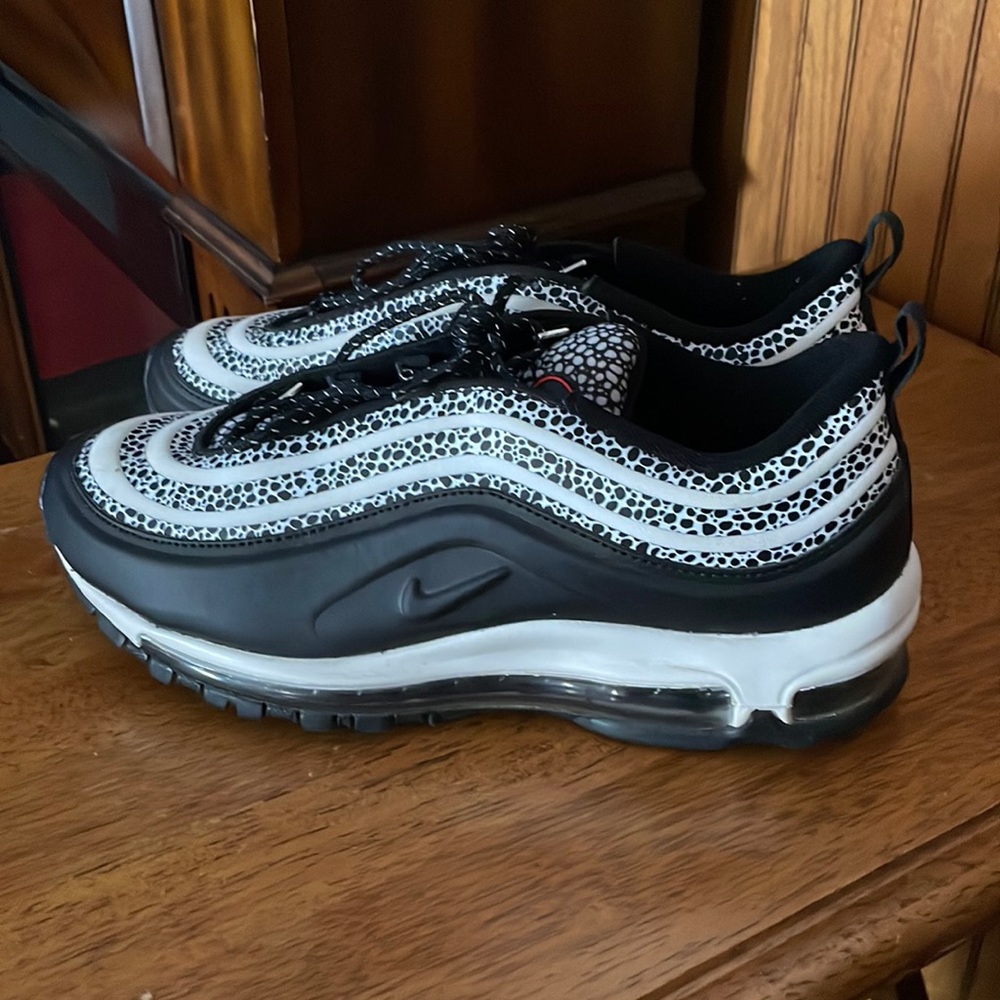 Nike sneakers size 10